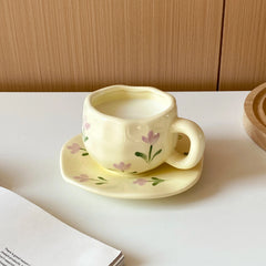 1Set Ceramic Asymmetrical Hand-Kneaded Coffee Cup and Saucer, High-Looking Purple Tulip Coffee Cup and Saucer, Suitable for Home Decoration, Home Drinking Water, Party Party, Camping Style Picnic, Gift Giving